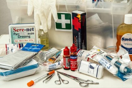 16_-Creating-a-Lifesaving-Arsenal_-A-Guide-to-Stocking-Your-First-Aid-Kit